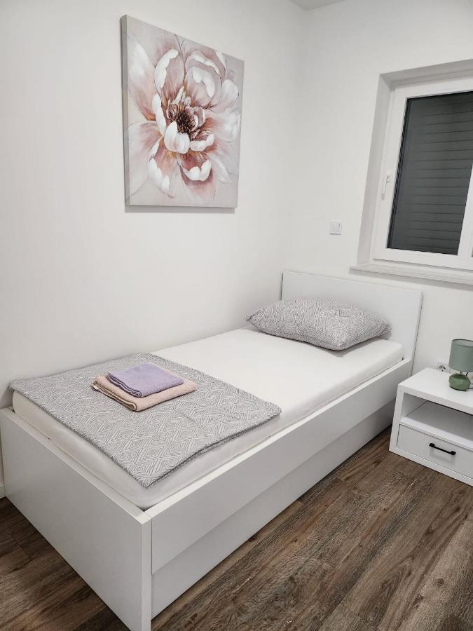 Apartmani M&L I M&J มาลินสกา ภายนอก รูปภาพ